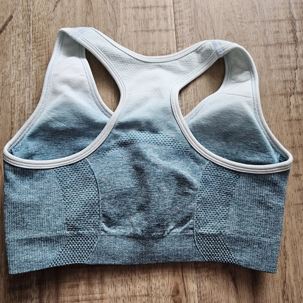 Blue/White Ombre Workout Set - Picture 5 of 6